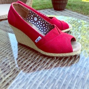 TOMS Espadrille Wedge 7.5